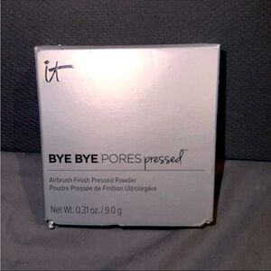 IT Cosmetics Bye Bye Pores Translucent Pressed Powder